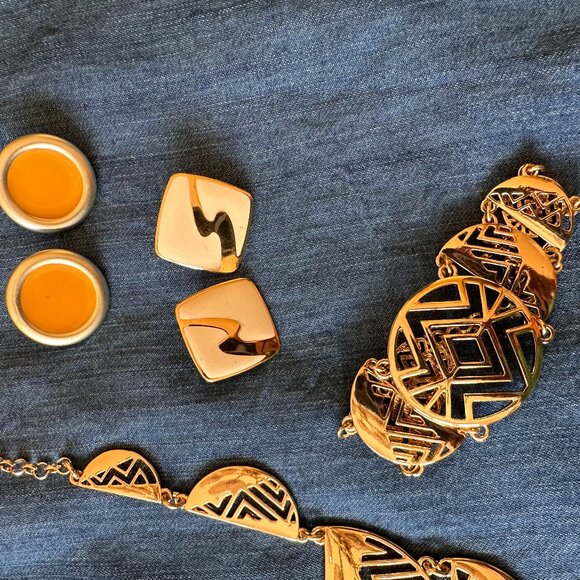 Abstract design Gold necklace & bracelet Set & 2 pairs earrings statement 80 90 - Picture 6 of 16